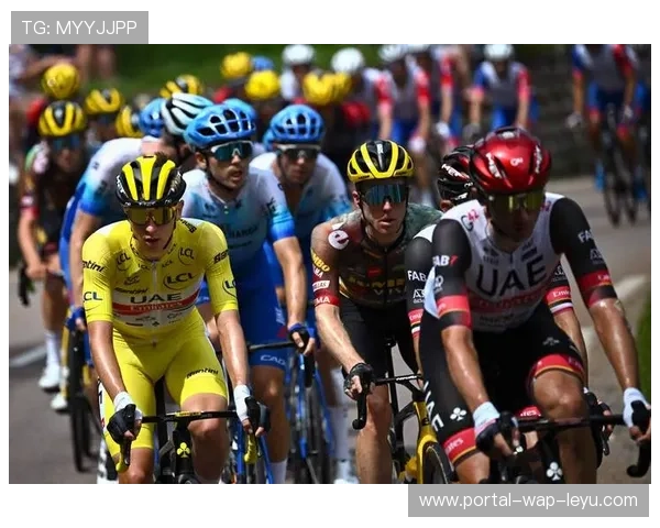 环法自行车赛西班牙段开赛，观众热情高涨